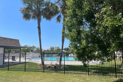 Condo in New Port Richey, Florida, 2 bedrooms  № 1817378 - photo 13