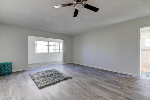 Condo in New Port Richey, Florida, 2 bedrooms  № 1817378 - photo 28