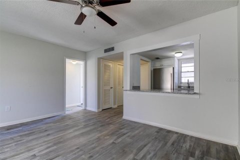 Condominio en venta en New Port Richey, Florida, 2 dormitorios, 94.48 m2 № 1817378 - foto 30