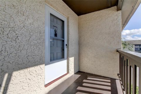Condo in New Port Richey, Florida, 2 bedrooms  № 1817378 - photo 4