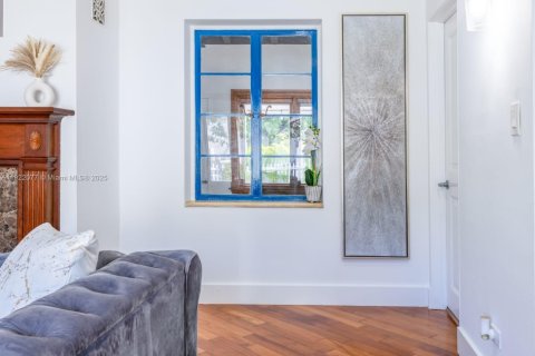 Casa en alquiler en Miami, Florida, 4 dormitorios, 280.01 m2 № 1975990 - foto 16