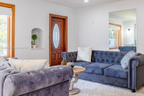 Casa en alquiler en Miami, Florida, 4 dormitorios, 280.01 m2 № 1975990 - foto 21