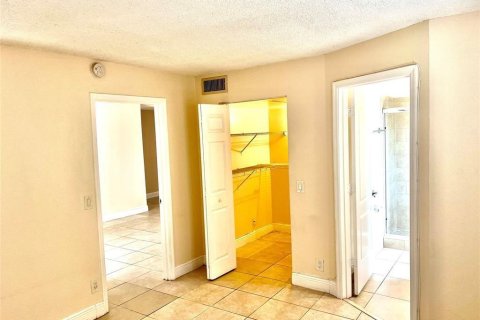 Condo in Tamarac, Florida, 3 bedrooms  № 2193004 - photo 6