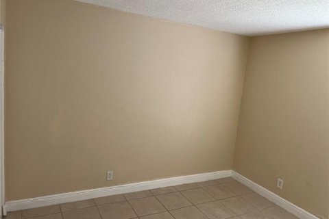 Condo in Tamarac, Florida, 3 bedrooms  № 2193004 - photo 3