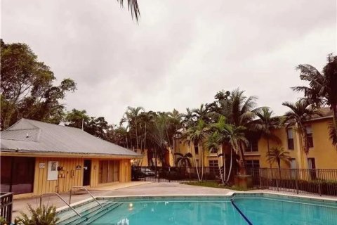Condo in Tamarac, Florida, 3 bedrooms  № 2193004 - photo 9