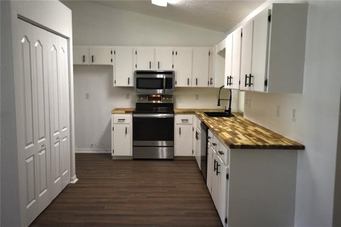 House in Avon Park, Florida 3 bedrooms, 156.63 sq.m. № 1824980 - photo 3