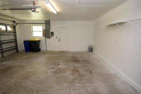 House in Avon Park, Florida 3 bedrooms, 156.63 sq.m. № 1824980 - photo 18