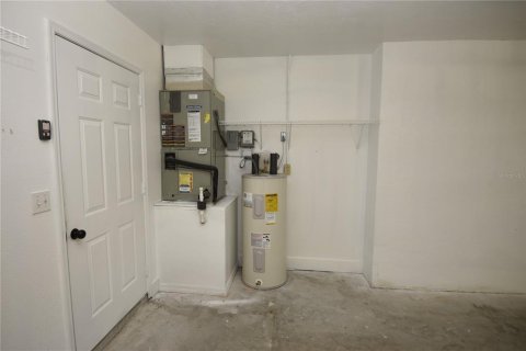 House in Avon Park, Florida 3 bedrooms, 156.63 sq.m. № 1824980 - photo 19