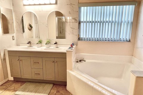 House in Kissimmee, Florida 4 bedrooms, 161.65 sq.m. № 1801778 - photo 24