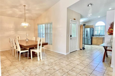 House in Kissimmee, Florida 4 bedrooms, 161.65 sq.m. № 1801778 - photo 5