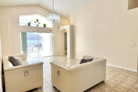 House in Kissimmee, Florida 4 bedrooms, 161.65 sq.m. № 1801778 - photo 14