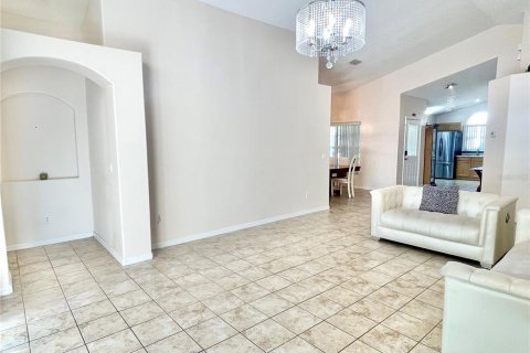 House in Kissimmee, Florida 4 bedrooms, 161.65 sq.m. № 1801778 - photo 15