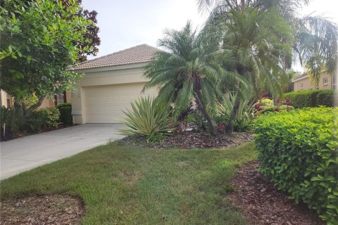 Villa ou maison à louer à Bradenton, Floride: 3 chambres, 167.22 m2 № 1833071 - photo 2