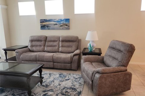Villa ou maison à louer à Bradenton, Floride: 3 chambres, 167.22 m2 № 1833071 - photo 4