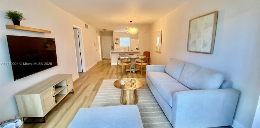 Condominio en Lauderdale-by-the-Sea, Florida, 1 dormitorio № 1860363