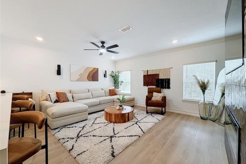 Touwnhouse à louer à Tampa, Floride: 3 chambres, 203.64 m2 № 2383919 - photo 7