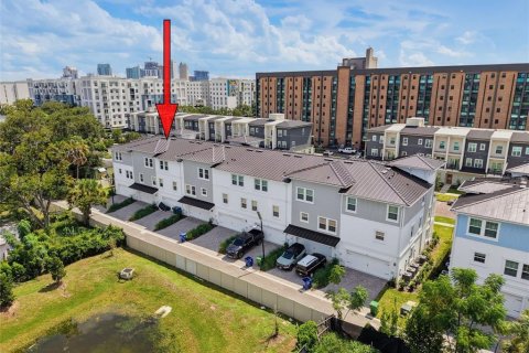Touwnhouse à louer à Tampa, Floride: 3 chambres, 203.64 m2 № 2383919 - photo 4