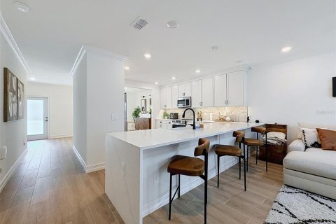 Touwnhouse à louer à Tampa, Floride: 3 chambres, 203.64 m2 № 2383919 - photo 13