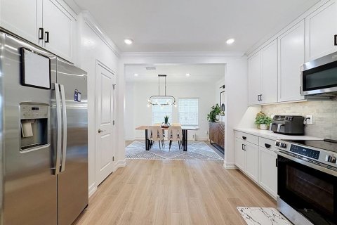 Touwnhouse à louer à Tampa, Floride: 3 chambres, 203.64 m2 № 2383919 - photo 18