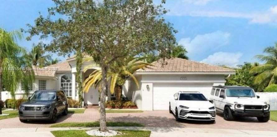 Casa en Pembroke Pines, Florida 4 dormitorios, 262.82 m2 № 1814508