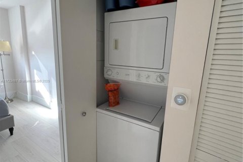 Купить кондоминиум в Авентура, Флорида 2 спальни, 99.03м2, № 1704846 - фото 11