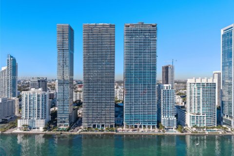 Condominio en alquiler en Miami, Florida, 2 dormitorios, 146.41 m2 № 2253145 - foto 30