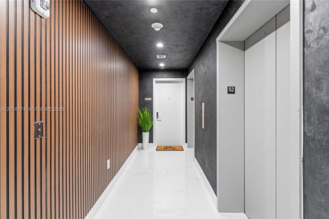 Condominio en alquiler en Miami, Florida, 2 dormitorios, 146.41 m2 № 2253145 - foto 24