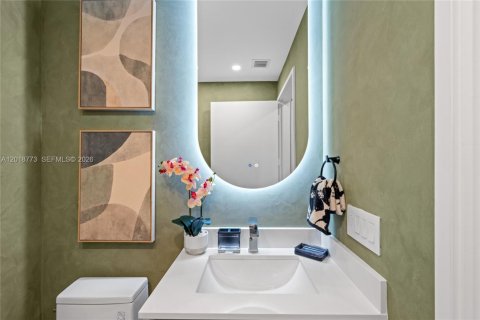 Condominio en alquiler en Miami, Florida, 2 dormitorios, 146.41 m2 № 2253145 - foto 20