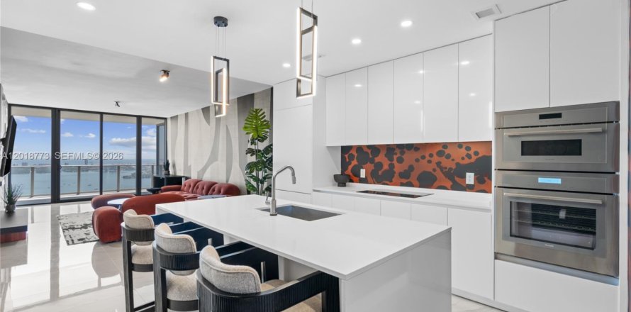 Condominio en Miami, Florida, 2 dormitorios  № 2253145