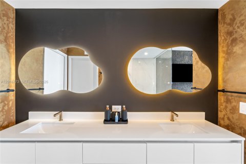 Condominio en alquiler en Miami, Florida, 2 dormitorios, 146.41 m2 № 2253145 - foto 14