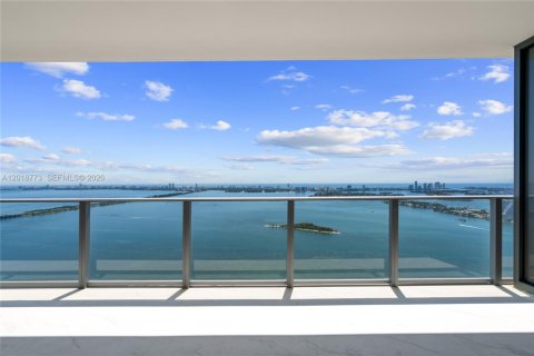 Condominio en alquiler en Miami, Florida, 2 dormitorios, 146.41 m2 № 2253145 - foto 25