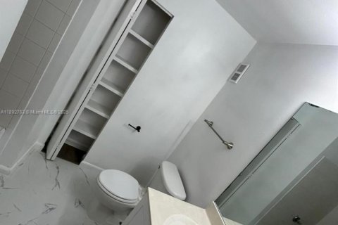 Снять в аренду кондоминиум в Уэст-Палм-Бич, Флорида 2 спальни, 82.5м2, № 1946674 - фото 9