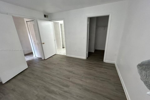 Снять в аренду кондоминиум в Уэст-Палм-Бич, Флорида 2 спальни, 82.5м2, № 1946674 - фото 6