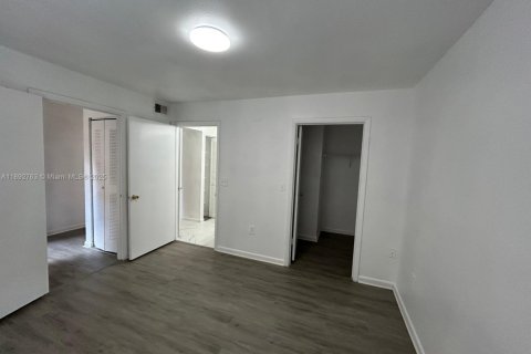 Снять в аренду кондоминиум в Уэст-Палм-Бич, Флорида 2 спальни, 82.5м2, № 1946674 - фото 7