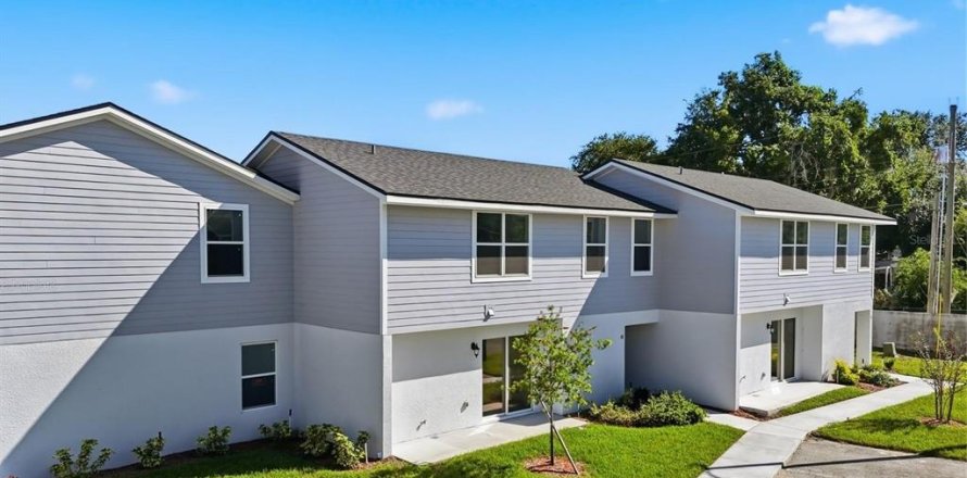 Adosado en Lakeland, Florida 3 dormitorios, 131.36 m2 № 2197953