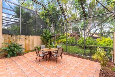 Townhouse in Doral, Florida 2 bedrooms, 132.2 sq.m. № 2003175 - photo 25