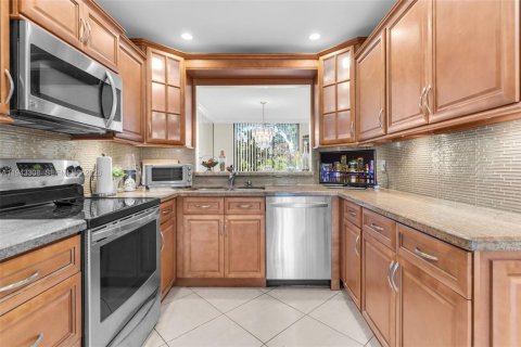 Townhouse in Doral, Florida 2 bedrooms, 132.2 sq.m. № 2003175 - photo 13