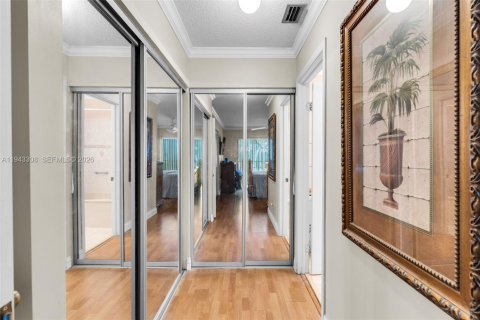 Townhouse in Doral, Florida 2 bedrooms, 132.2 sq.m. № 2003175 - photo 21