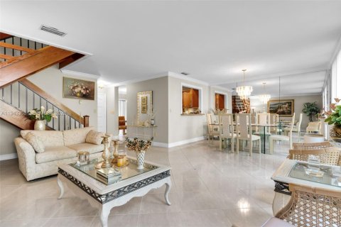 Townhouse in Doral, Florida 2 bedrooms, 132.2 sq.m. № 2003175 - photo 6