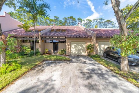 Townhouse in Doral, Florida 2 bedrooms, 132.2 sq.m. № 2003175