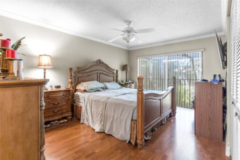 Townhouse in Doral, Florida 2 bedrooms, 132.2 sq.m. № 2003175 - photo 20