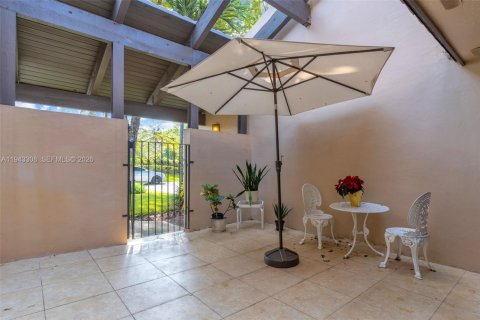Townhouse in Doral, Florida 2 bedrooms, 132.2 sq.m. № 2003175 - photo 24