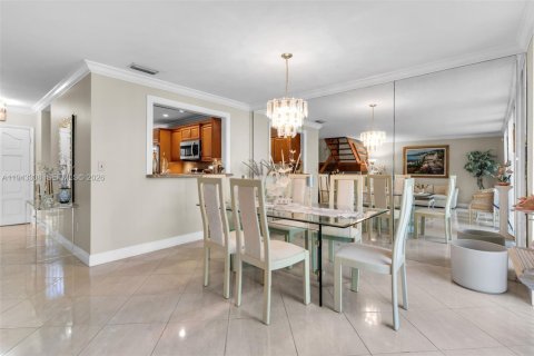 Townhouse in Doral, Florida 2 bedrooms, 132.2 sq.m. № 2003175 - photo 7