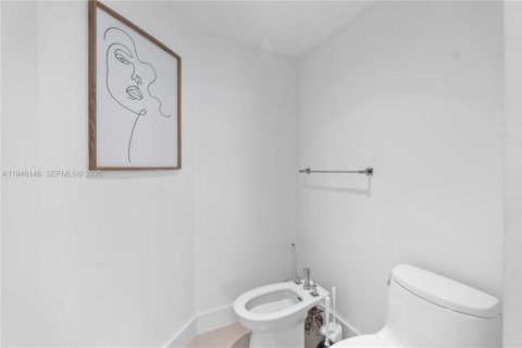 Купить кондоминиум в Майами-Бич, Флорида 2 спальни, 128.21м2, № 2055286 - фото 26