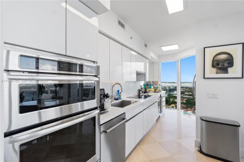 Купить кондоминиум в Майами-Бич, Флорида 2 спальни, 128.21м2, № 2055286 - фото 16