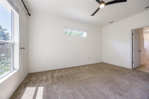Casa en venta en Gainesville, Florida, 4 dormitorios, 227.89 m2 № 1898824 - foto 13
