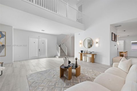 House in Davie, Florida 6 bedrooms, 449.28 sq.m. № 1991527 - photo 10