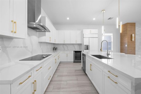 House in Davie, Florida 6 bedrooms, 449.28 sq.m. № 1991527 - photo 21