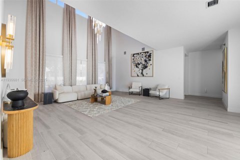 House in Davie, Florida 6 bedrooms, 449.28 sq.m. № 1991527 - photo 7