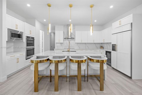 House in Davie, Florida 6 bedrooms, 449.28 sq.m. № 1991527 - photo 17